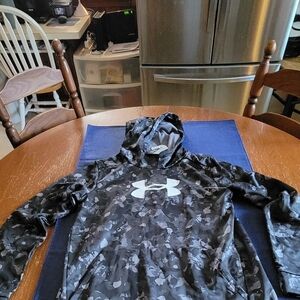 Under Armour Gray Patterned Hoodie
